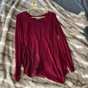 Simply Vera by Vera Wang burgundy/maroon long sleeve top. Size M